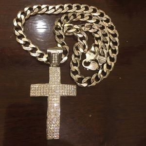 SILVER 925 NECKLACE AND CROSS.